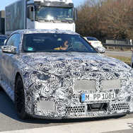 「Mパフォーマンスパッケージ」装着車と思われるBMW M2クーペ 新型プロトタイプ（スクープ写真）