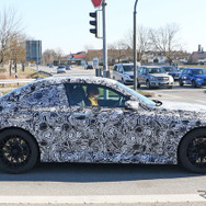 「Mパフォーマンスパッケージ」装着車と思われるBMW M2クーペ 新型プロトタイプ（スクープ写真）