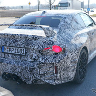 「Mパフォーマンスパッケージ」装着車と思われるBMW M2クーペ 新型プロトタイプ（スクープ写真）