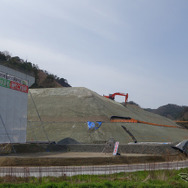 山陰道は全通しておらず、現在延伸工事が行われている。高規格幹線道路ができると一般国道の交通量が激減するので旅人には嬉しい。