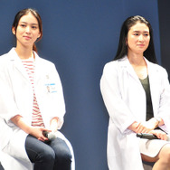 武井咲、小雪／「フラジャイル」完成披露試写会