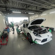 GR86/BRZ Cup出場車用のプロフェッショナルクラス指定車高調「MONO RACING SPEC R」
