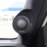 ドアスピーカーが「アウター化」されたオーディオカーの一例（製作ショップ：パラダ＜福井県＞）。