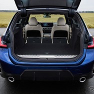 BMW 3シリーズ・ツーリング 改良新型のPHV「330e」