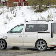 VW キャディ PHEV プロトタイプ（スクープ写真）