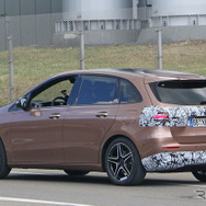 メルセデスベンツ Bクラス 改良新型プロトタイプ（スクープ写真）