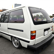 個性的な装いアメリカンワンボックスが面白い！…34th MOONEYES Street Car Nationals