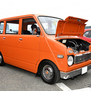 個性的な装いアメリカンワンボックスが面白い！…34th MOONEYES Street Car Nationals