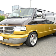 個性的な装いアメリカンワンボックスが面白い！…34th MOONEYES Street Car Nationals