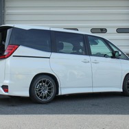 FLEX Z装着車　TOYOTAノア