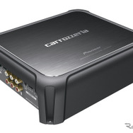 市販「外部パワーアンプ」の一例（カロッツェリア・GM-D8400）。