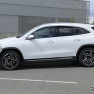 メルセデスベンツGLA 改良新型プロトタイプ（スクープ写真）