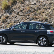 メルセデスベンツ GLA 改良新型プロトタイプ（スクープ写真）