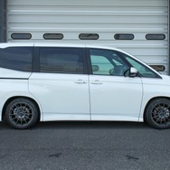 RX1装着車 TOYOTAノア (Ft: -30mm / Rr: -35mm )