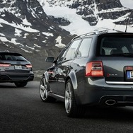 現行アウディ RS6 アバント と初代