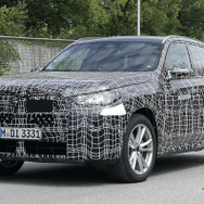 BMW X3 次期型に追加されるPHEV（スクープ写真）