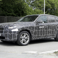 BMW X3 次期型に追加されるPHEV（スクープ写真）