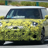 MINI JCW 改良新型プロトタイプ（スクープ写真）