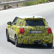 MINI JCW 改良新型プロトタイプ（スクープ写真）