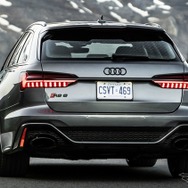 現行アウディ RS6 アバント