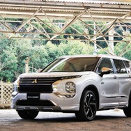 三菱 アウトランダーPHEV