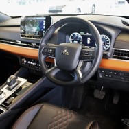 三菱 アウトランダーPHEV