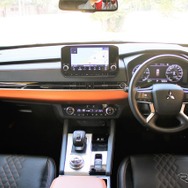 三菱 アウトランダーPHEV
