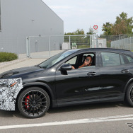 メルセデスAMG GLA35 改良新型プロトタイプ（スクープ写真）