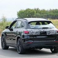 メルセデスAMG GLA35 改良新型プロトタイプ（スクープ写真）