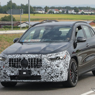 メルセデスAMG GLA35 改良新型プロトタイプ（スクープ写真）
