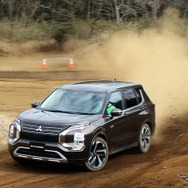 三菱 アウトランダーPHEV