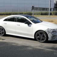メルセデスベンツ CLA 改良新型プロトタイプ（スクープ写真）