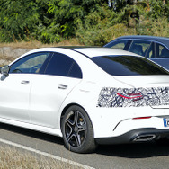 メルセデスベンツ CLA 改良新型プロトタイプ（スクープ写真）