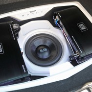 ショップの女性スタッフが自分の車を…VW シロッコR 前編［インストール・レビュー］