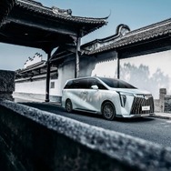 GACグループ（広州汽車集団）の M8 新型