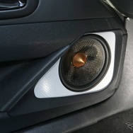 フロントスピーカーも含めてスピーカー群はブラムで統一。曲調にかかわらずオールマイティに鳴るところが選択理由となった。