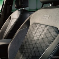 VW ティグアン TSI 4MOTION R-Line シート（グレー/チタンブラック/フリントグレー）