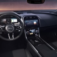 ジャガー XE 300スポーツP300