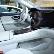メルセデスベンツAMG EQE 53 4MATIC+