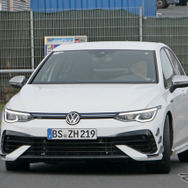 謎のVW『ゴルフR』プロトタイプ（スクープ写真）