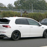 謎のVW『ゴルフR』プロトタイプ（スクープ写真）