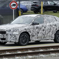BMW X2 次期型プロトタイプ（スクープ写真）