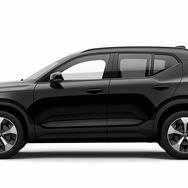 ボルボ XC40 アルティメット B4 AWD ダークエディション