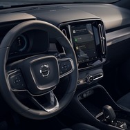 ボルボ XC40 アルティメット B4 AWD ダークエディション（コクピット）