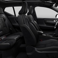 ボルボ XC40 アルティメット B4 AWD ダークエディション（シート）
