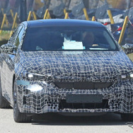 BMW i5 M60 プロトタイプ（スクープ写真）