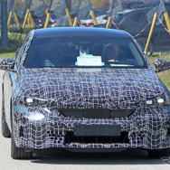 BMW i5 M60 プロトタイプ（スクープ写真）