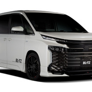 装着デモカー：VOXY