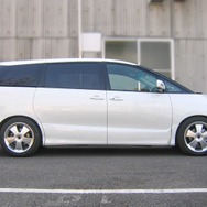 RX1［VSC08-M1AS3］装着車エスティマ（装着時画像 (Ft: -40mm / Rr: -50mm )）