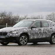 BMW グランドX1スクープ写真